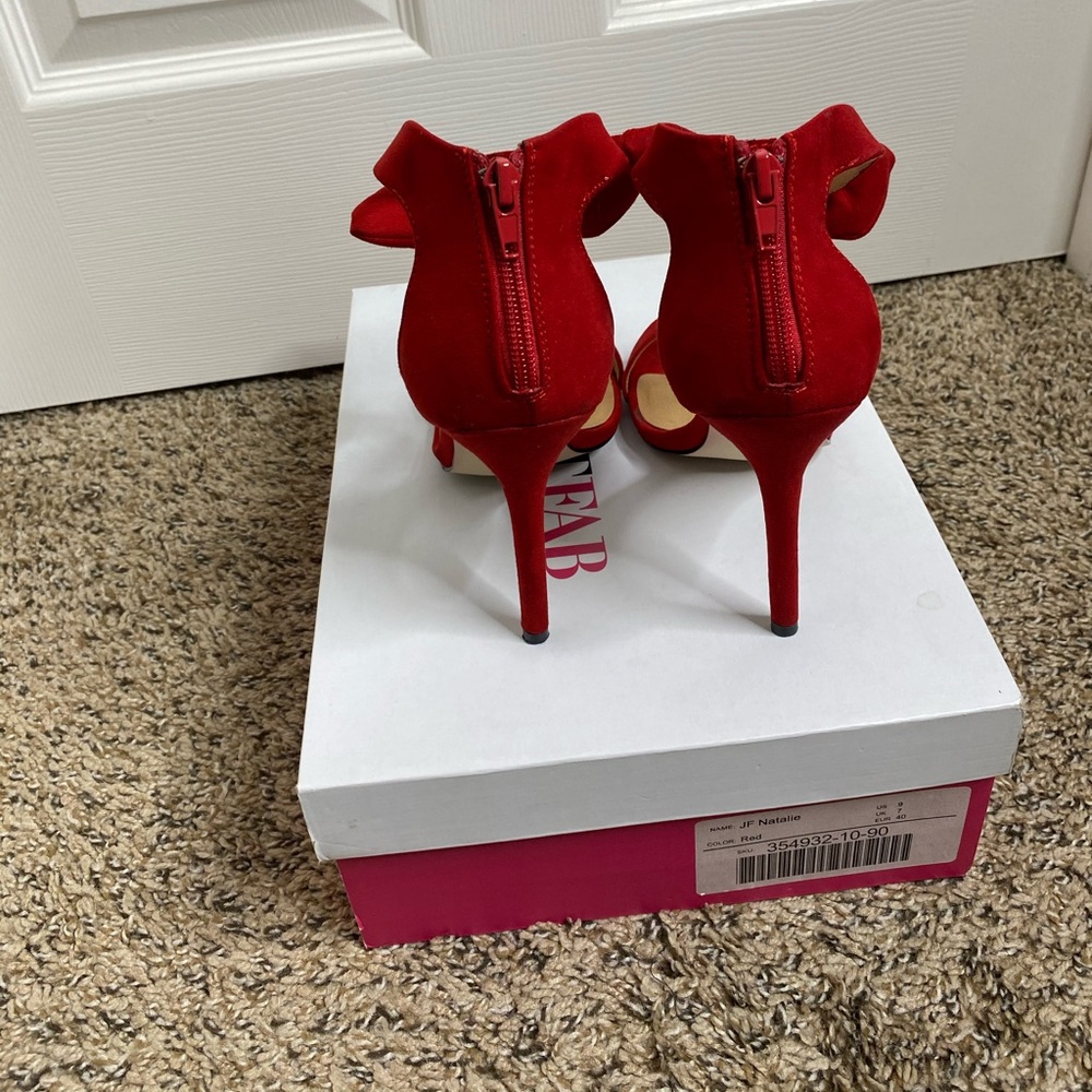 Red Heels - Picture 3 of 4